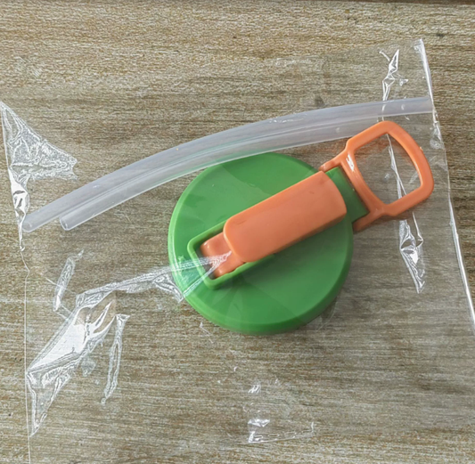 Foldable Integrated Straw Lid–Anti-Spill & Leak-Proof Cup Cover